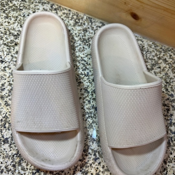 Beige Women Size 9 Slide Sandals - Picture 2 of 8